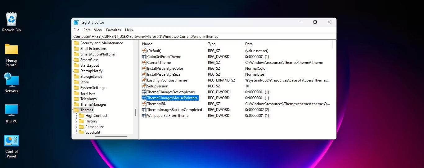 Så här behåller du standardskrivbordsikoner och muspekare när du ändrar Windows 11-teman