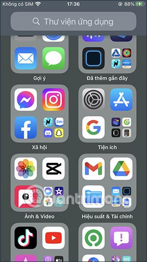 Kā mainīt iPhone ekrāna krāsu