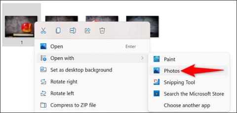 Slik åpner du flere bilder side ved side for sammenligning på Windows 11