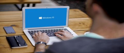 Sluk for funktionen for automatisk at justere skærmens lysstyrke i Windows 10