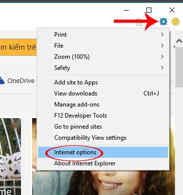 Kaip paslėpti „Microsoft Edge“ piktogramą „Internet Explorer Windows 10“.