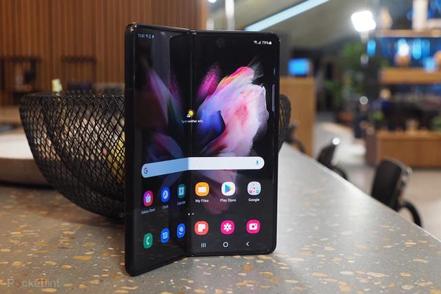 Samsung Galaxy Z Fold 4: Stillingar, verð og fyrstu myndir sem lekið var