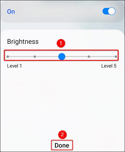 Hur man justerar blixtens ljusstyrka på Android-telefoner och iPhones