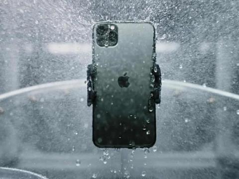 Кой iPhone е водоустойчив и до каква степен?