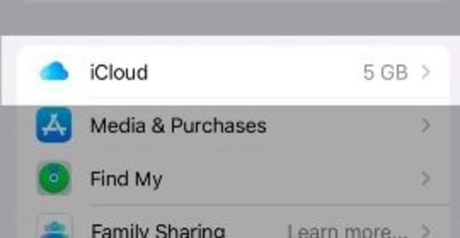A PassKeys aktiválása iOS 16 rendszeren, az Apple jelszó nélküli szolgáltatás regisztrációs technológiáján