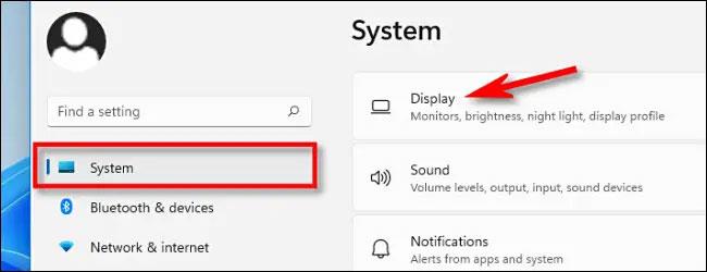 Slik slår du av funksjonen for automatisk endring av skjermens lysstyrke (Auto Brightness) på Windows 11