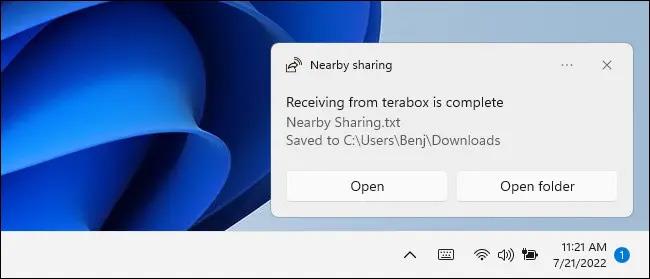 „AirDrop“ pro Windows: Jak používat funkci Sdílení v okolí ve Windows 11