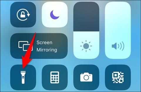 Sådan justeres flash-lysstyrken på Android-telefoner og iPhones