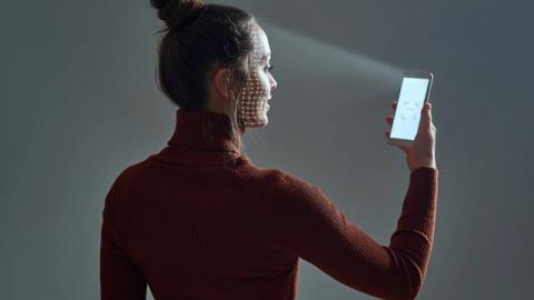 Kuris „iPhone“ suderinamas su „Face ID“ horizontaliu pasukimu?